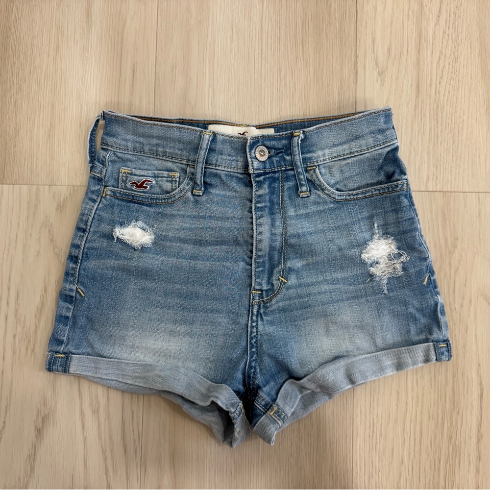 Women’s Hollister High Rise Distressed Denim Shorts size 0 24W